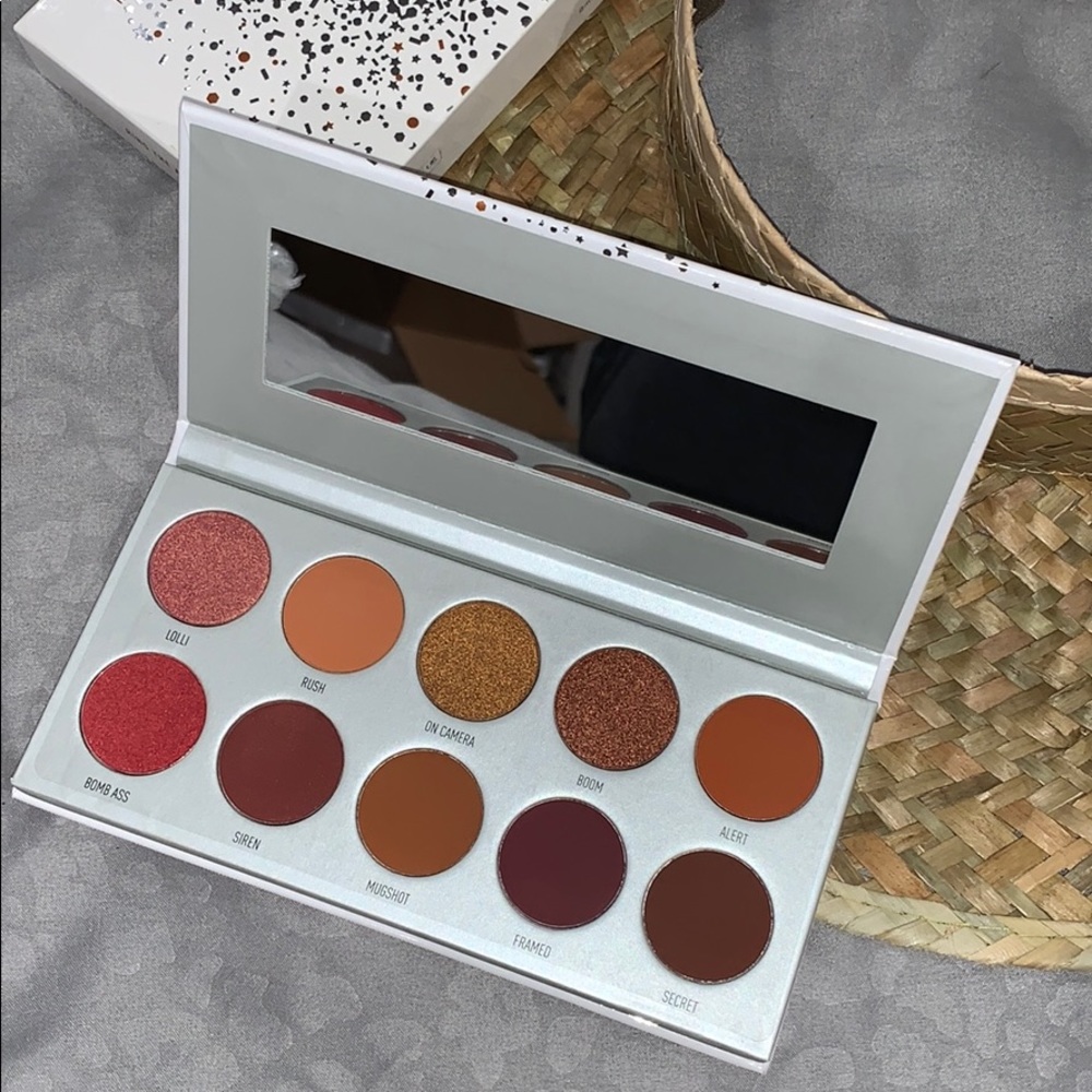 MORPHE x Jacky Hill “Ring The Alarm” Pallet